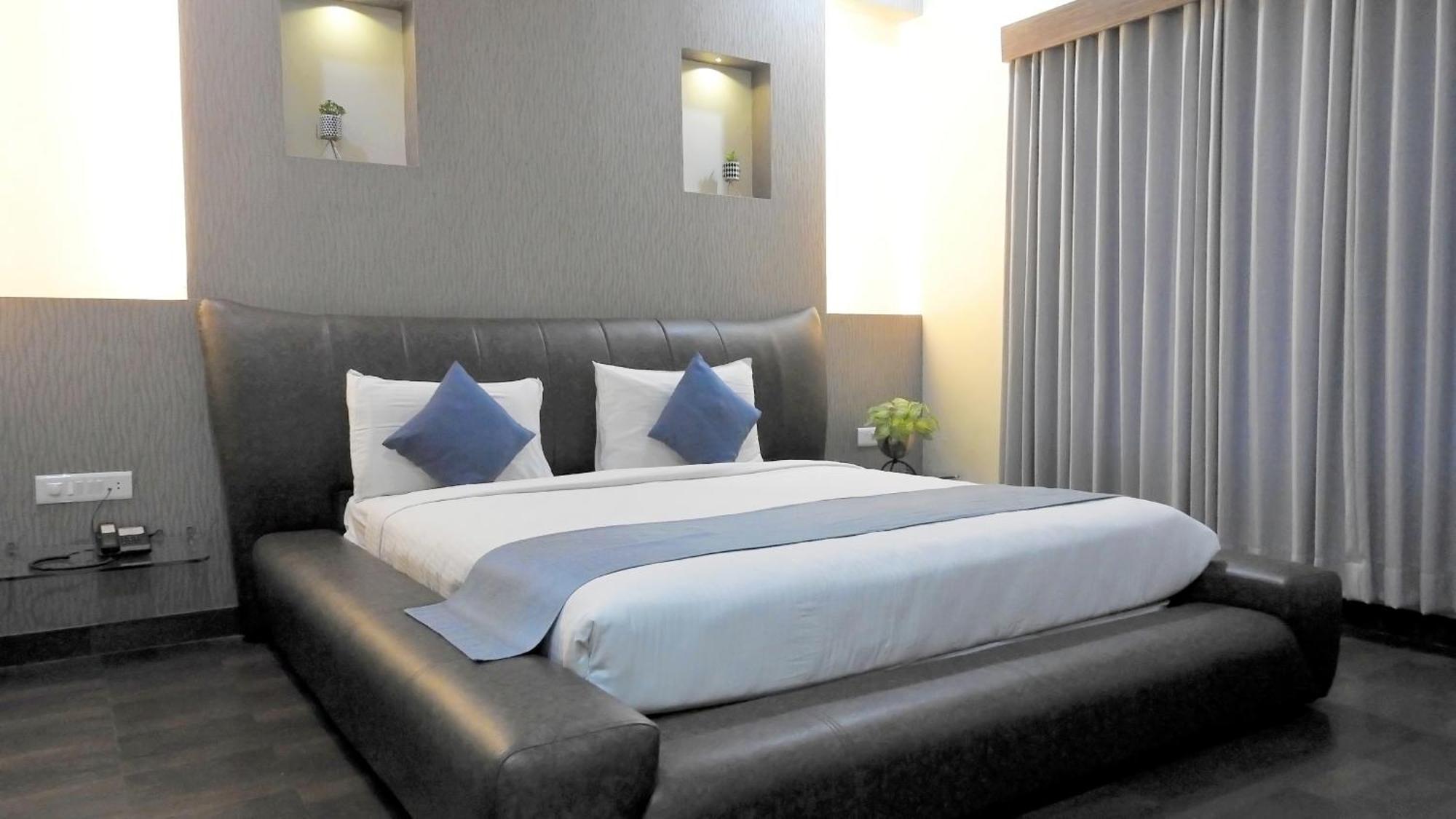 Hotel Sai Miracle Shirdi Buitenkant foto