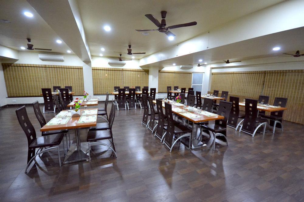 Hotel Sai Miracle Shirdi Buitenkant foto